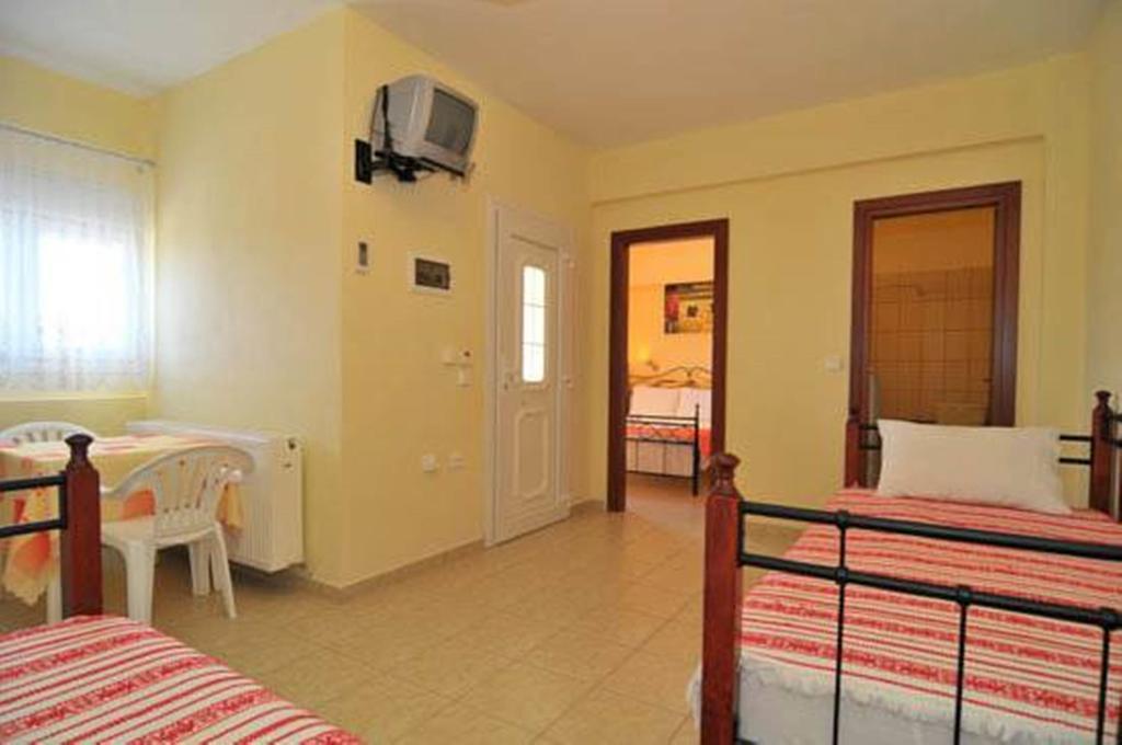 Nestor Apartments Chrisi Ammoudia Rum bild